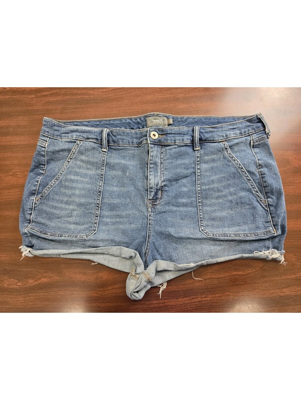 Torrid 22 Plus Medium Blue Denim Cutoff Shorts Raw Hem Utility Boho Y2K Festival
